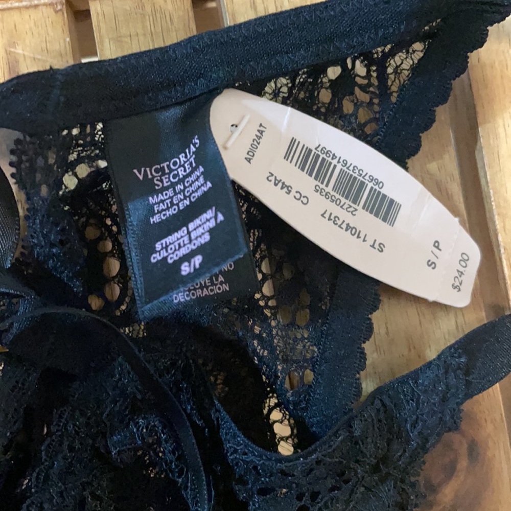 VS Victoria’s Secret Black String Bikini with wrap around ribbon and tassels NWT - Picture 3 of 4